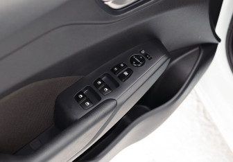 Подержанный автомобиль Hyundai Solaris Sedan 2019 года (16 фото)