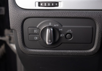 Подержанный автомобиль Volkswagen Touareg 2015 года (20 фото)