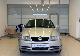 Подержанный автомобиль Volkswagen Pointer 2005 года (3 фото)