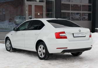 Подержанный автомобиль Skoda Octavia Liftback 2018 года (7 фото)