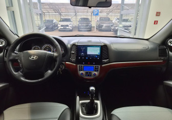Подержанный автомобиль Hyundai Santa Fe 2008 года (8 фото)