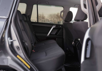 Подержанный автомобиль Toyota Land Cruiser Prado 2014 года (22 фото)