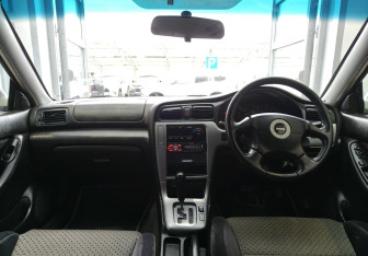 Подержанный автомобиль Subaru Legacy Sedan 2001 года (9 фото)
