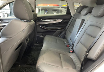 Подержанный автомобиль Exeed LX 2023 года (14 фото)