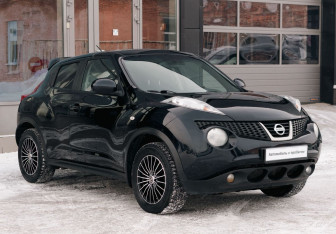 Подержанный автомобиль Nissan Juke 2011 года (3 фото)