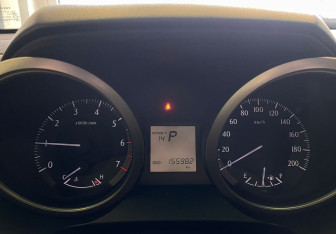 Подержанный автомобиль Toyota Land Cruiser Prado 2010 года (15 фото)