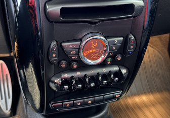 Подержанный автомобиль MINI Countryman 2012 года (16 фото)