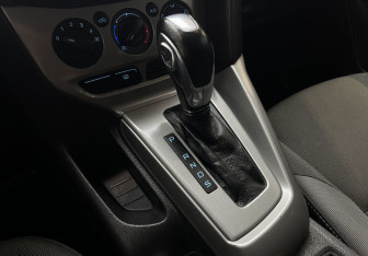 Подержанный автомобиль Ford Focus Hatchback 2012 года (11 фото)