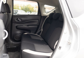 Подержанный автомобиль Nissan Note 2018 года (18 фото)