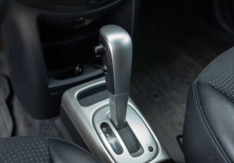 Подержанный автомобиль Nissan Note 2012 года (15 фото)