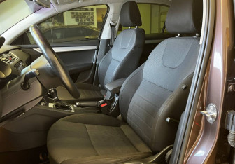 Подержанный автомобиль Skoda Octavia Wagon 2013 года (14 фото)