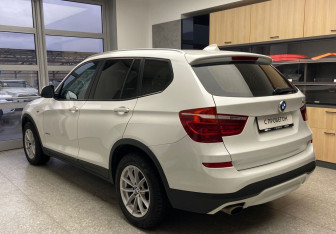 Подержанный автомобиль BMW X3 2015 года (7 фото)