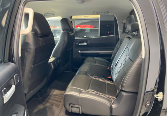 Подержанный автомобиль Toyota Tundra 2019 года (21 фото)