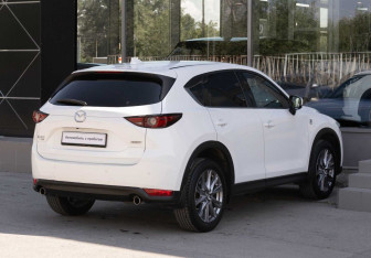 Подержанный автомобиль Mazda CX-5 2019 года (5 фото)