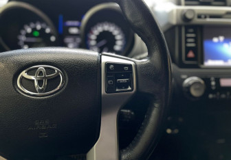 Подержанный автомобиль Toyota Land Cruiser Prado 2017 года (17 фото)
