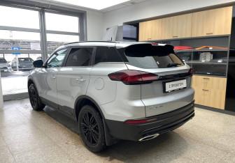 Подержанный автомобиль Geely Atlas Pro 2023 года (7 фото)