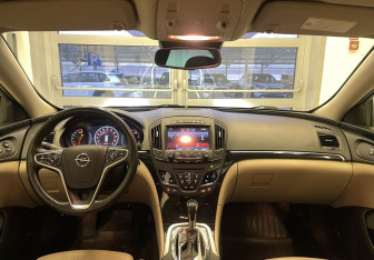 Подержанный автомобиль Opel Insignia Sedan 2014 года (10 фото)