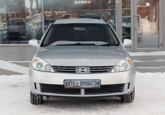 Подержанный автомобиль Nissan Wingroad 2000 года (2 фото)