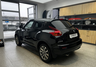 Подержанный автомобиль Nissan Juke 2013 года (6 фото)