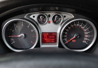 Подержанный автомобиль Ford Focus Sedan 2007 года (12 фото)