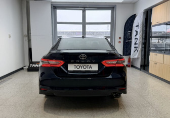 Подержанный автомобиль Toyota Camry Sedan 2018 года (7 фото)