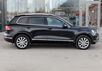 Подержанный автомобиль Volkswagen Touareg 2015 года (4 фото)