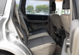 Подержанный автомобиль Nissan X-Trail 2005 года (19 фото)