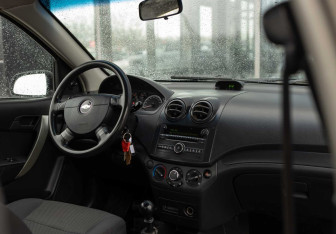 Подержанный автомобиль Chevrolet Aveo Sedan 2008 года (10 фото)