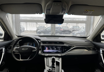 Подержанный автомобиль Geely Atlas Pro 2023 года (8 фото)