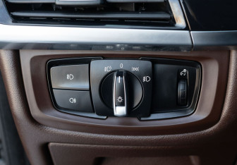 Подержанный автомобиль BMW X5 2017 года (23 фото)