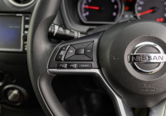 Подержанный автомобиль Nissan Note 2018 года (11 фото)