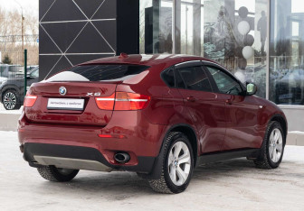 Подержанный автомобиль BMW X6 2011 года (5 фото)