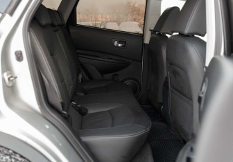 Подержанный автомобиль Nissan Qashqai 2009 года (18 фото)