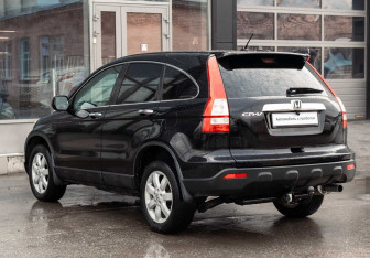 Подержанный автомобиль Honda CR-V 2008 года (7 фото)