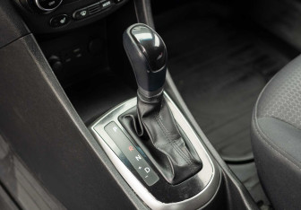 Подержанный автомобиль Hyundai Solaris Hatchback 2014 года (15 фото)