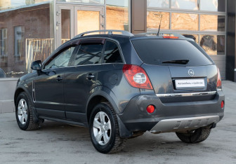 Подержанный автомобиль Opel Antara 2008 года (7 фото)