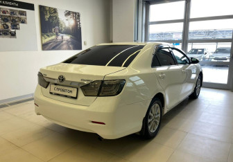 Подержанный автомобиль Toyota Camry Sedan 2013 года (4 фото)