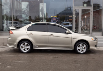 Подержанный автомобиль Mitsubishi Lancer Sedan 2007 года (4 фото)