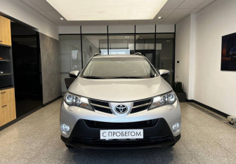 Подержанный автомобиль Toyota RAV4 2013 года (2 фото)