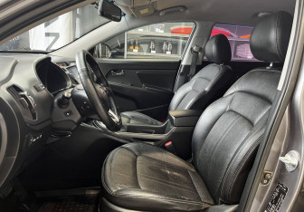 Подержанный автомобиль Kia Sportage 2012 года (13 фото)