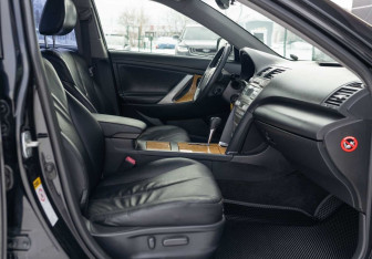 Подержанный автомобиль Toyota Camry Sedan 2007 года (20 фото)
