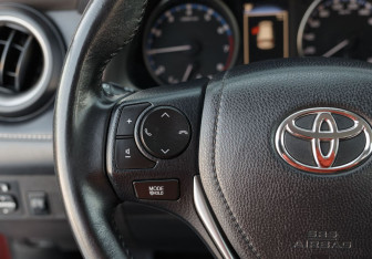 Подержанный автомобиль Toyota RAV4 2018 года (12 фото)