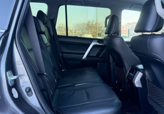Подержанный автомобиль Toyota Land Cruiser Prado 2018 года (22 фото)