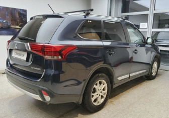 Подержанный автомобиль Mitsubishi Outlander 2016 года (5 фото)