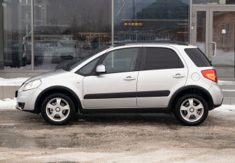 Подержанный автомобиль Suzuki SX4 Hatchback 2013 года (8 фото)