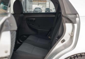 Подержанный автомобиль Subaru Impreza Wagon 2007 года (16 фото)