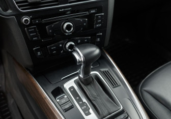 Подержанный автомобиль Audi Q5 2014 года (15 фото)