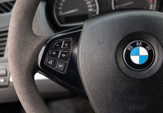 Подержанный автомобиль BMW X3 2007 года (12 фото)