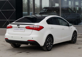 Подержанный автомобиль Kia Cerato Sedan 2013 года (5 фото)