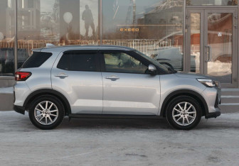 Подержанный автомобиль Daihatsu Rocky 2021 года (4 фото)